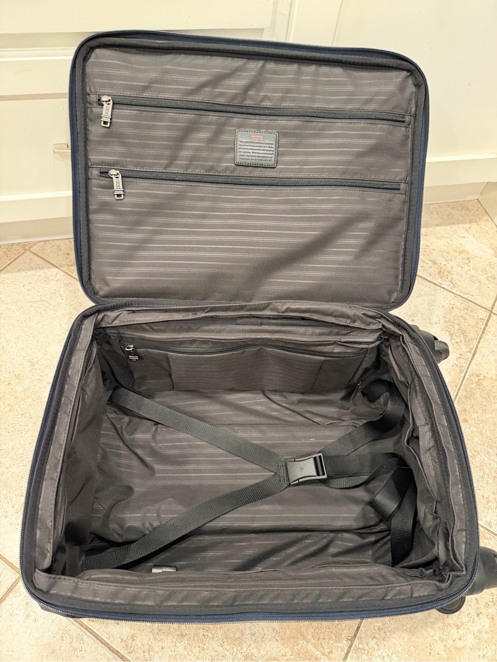 Tumi Navy Softside Carry-On Spinner - Picture 4 of 16